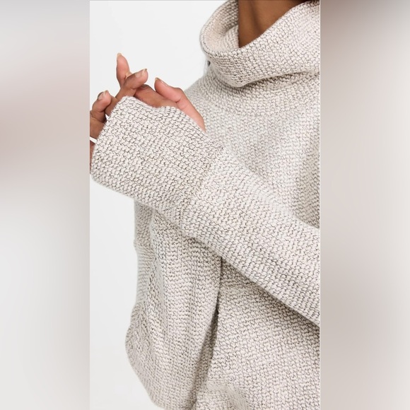 Sweaty Betty Bouclé Funnel Neck Sweatshirt Size Medium - Picture 5 of 11